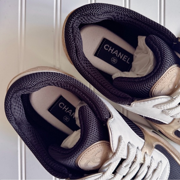Chanel Women’s Mesh Suede Calfskin CC Sneakers Size 39 In White Black Beige Gold - Picture 11 of 16
